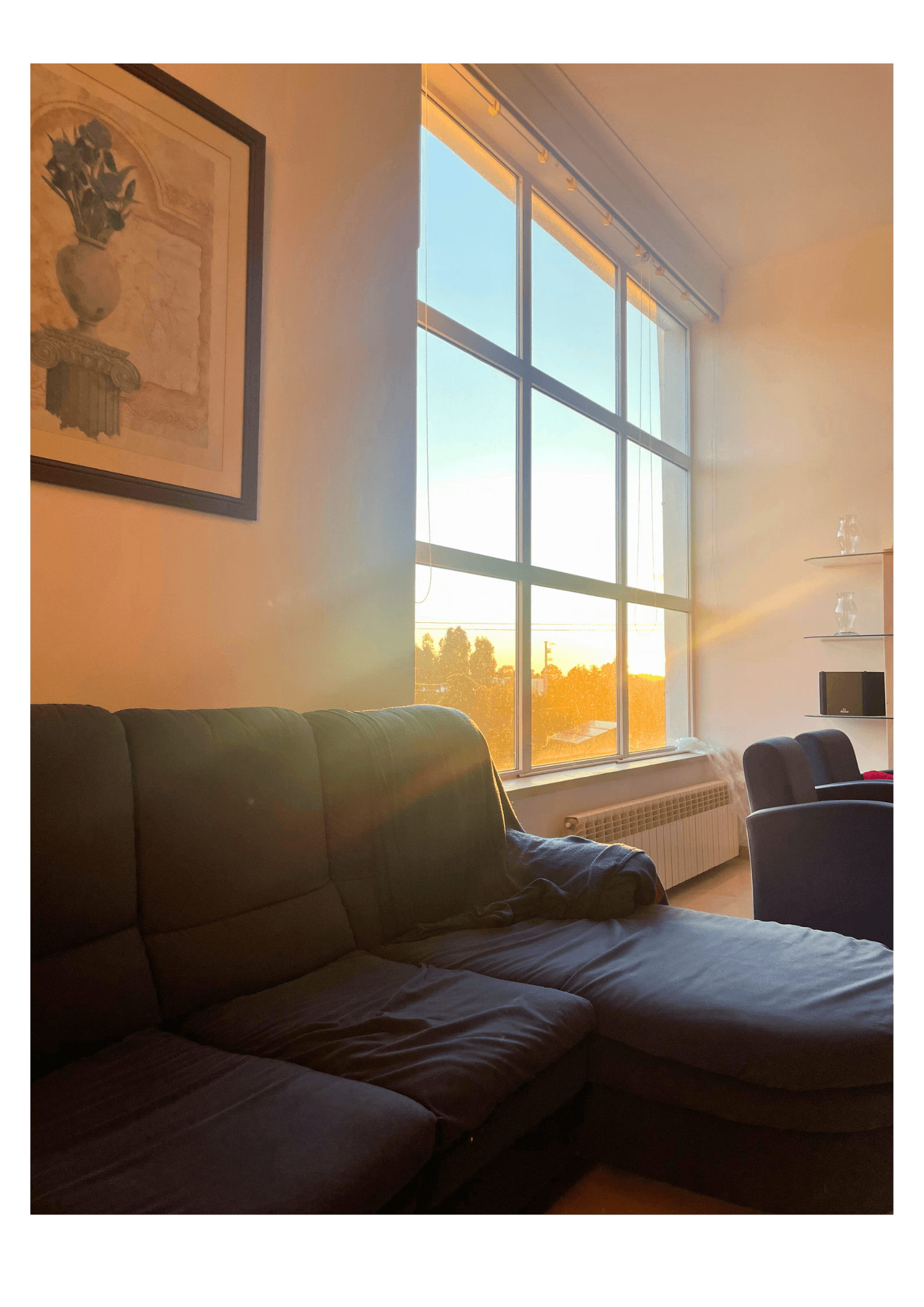 Cozy reading corner in Casa do Sol
